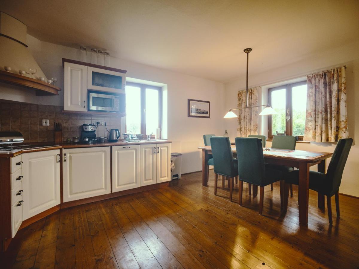 Cottage Bara Bozanov Exterior photo